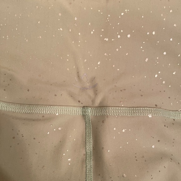 Beyond Yoga High Waisted Alloy Ombre Midi Leggings - Picture 11 of 13